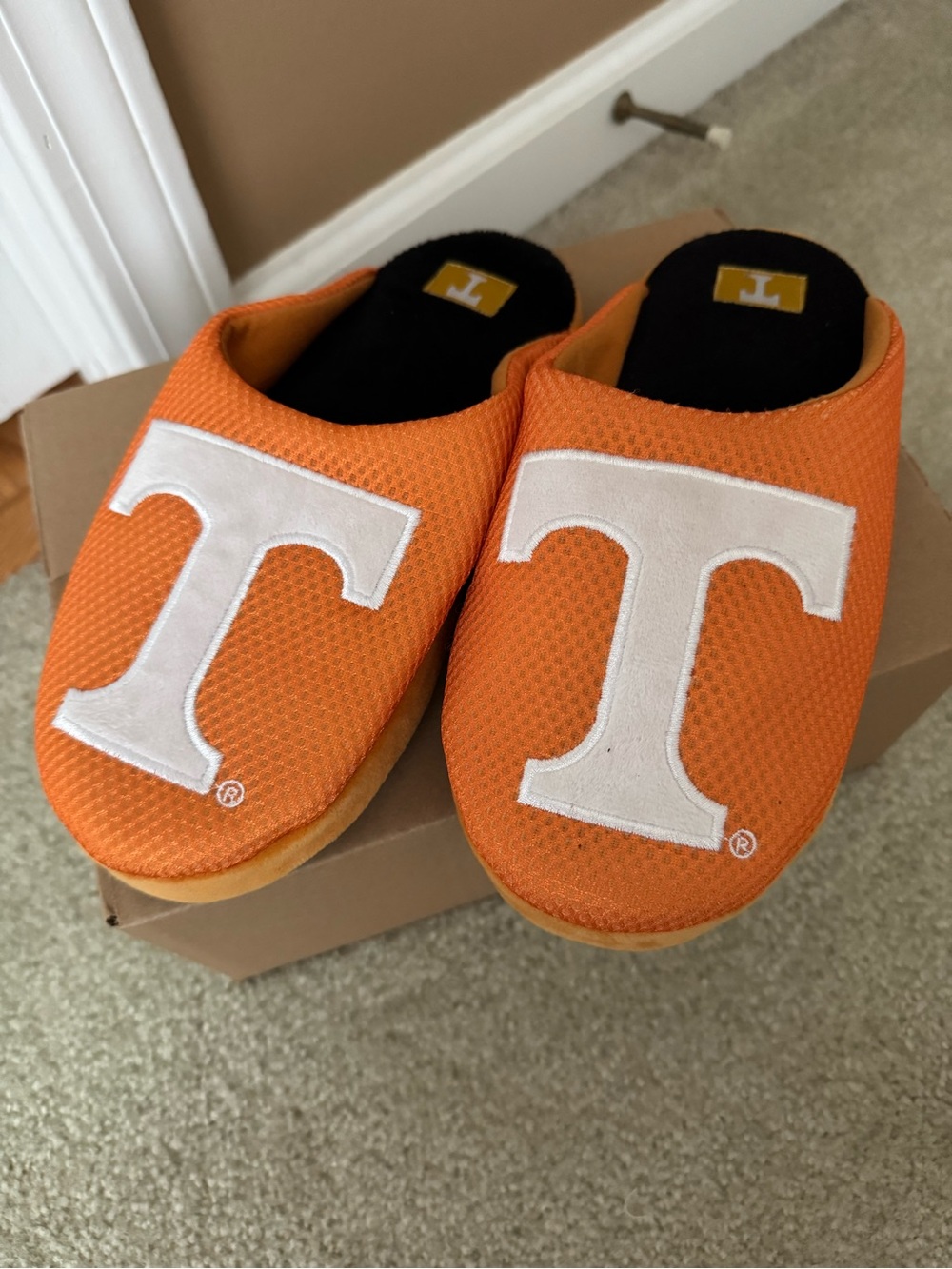 Tennessee Volunteers Men’s Orange Slip-On Slippers